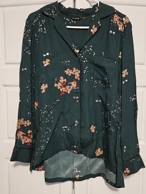 Dark Green Floral Button-Front Blouse